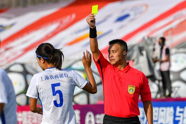 扎威称赞凯斯勒：他是湖人防守的核心指挥